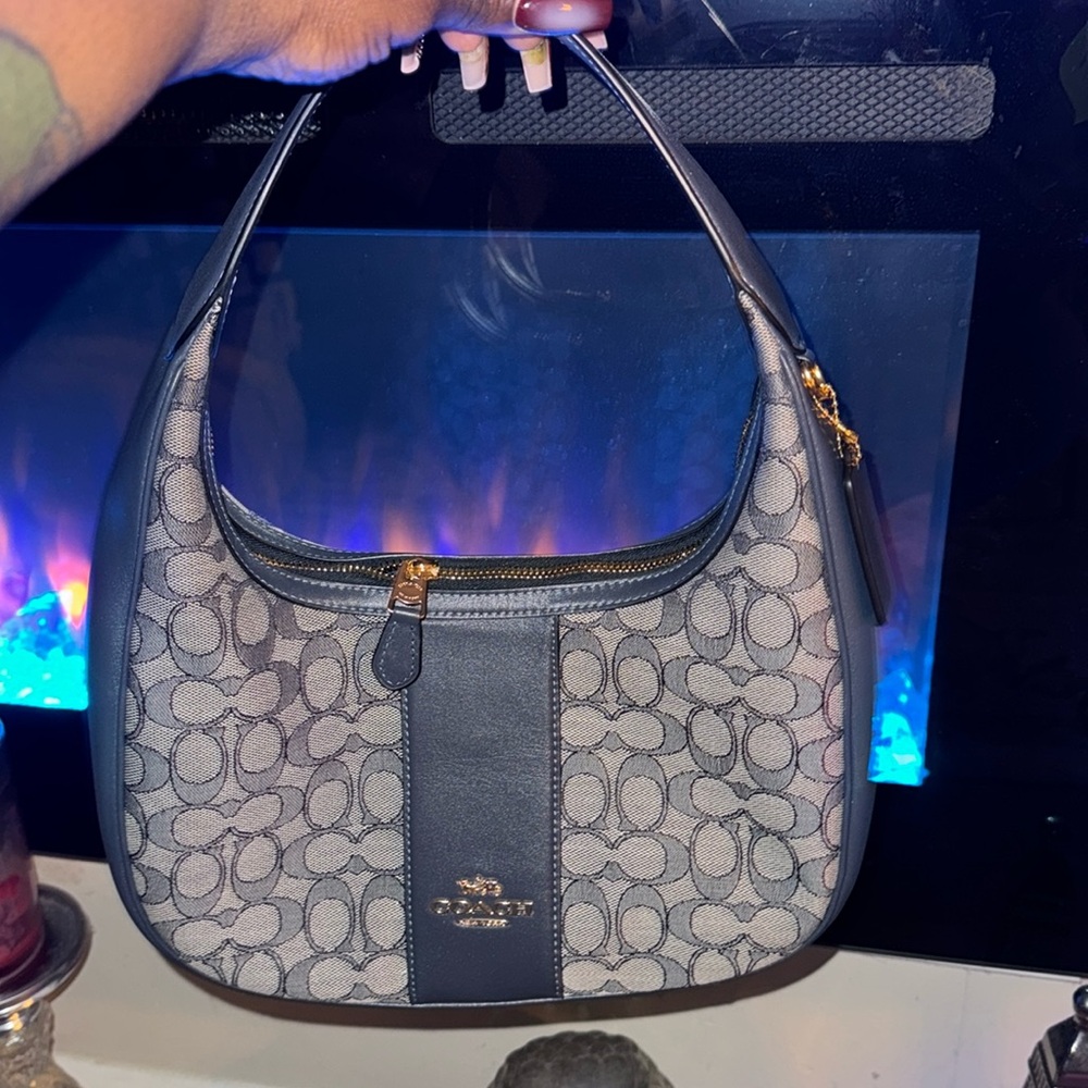 Coach Carmen shoulder handbag in navy blue